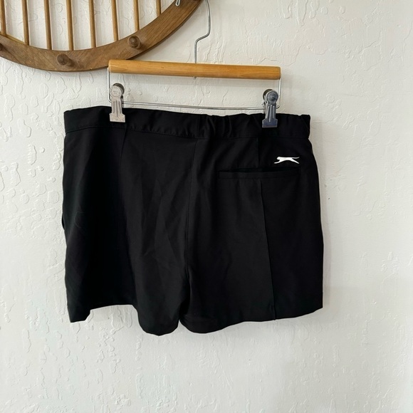 Slazenger Shorts XL Black Front Back Seamed Golf Stretch Casual Adjust Waist - Picture 3 of 10